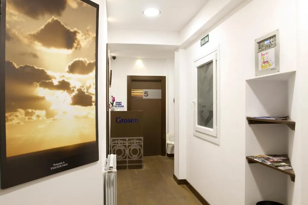 Pension Grosen San Sebastian 2*,  Spain